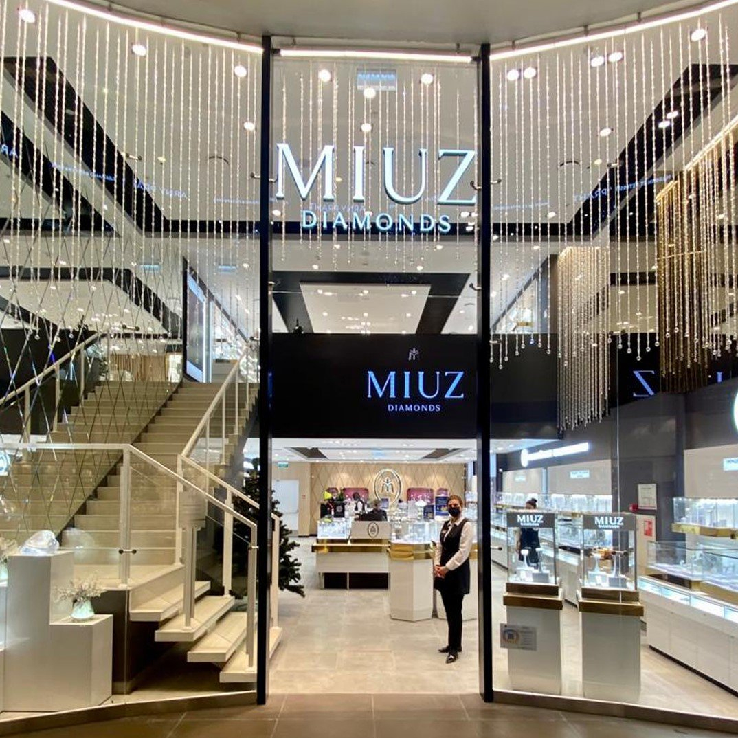 MIUZ DIAMONDS рядом в ТРЦ Галерея