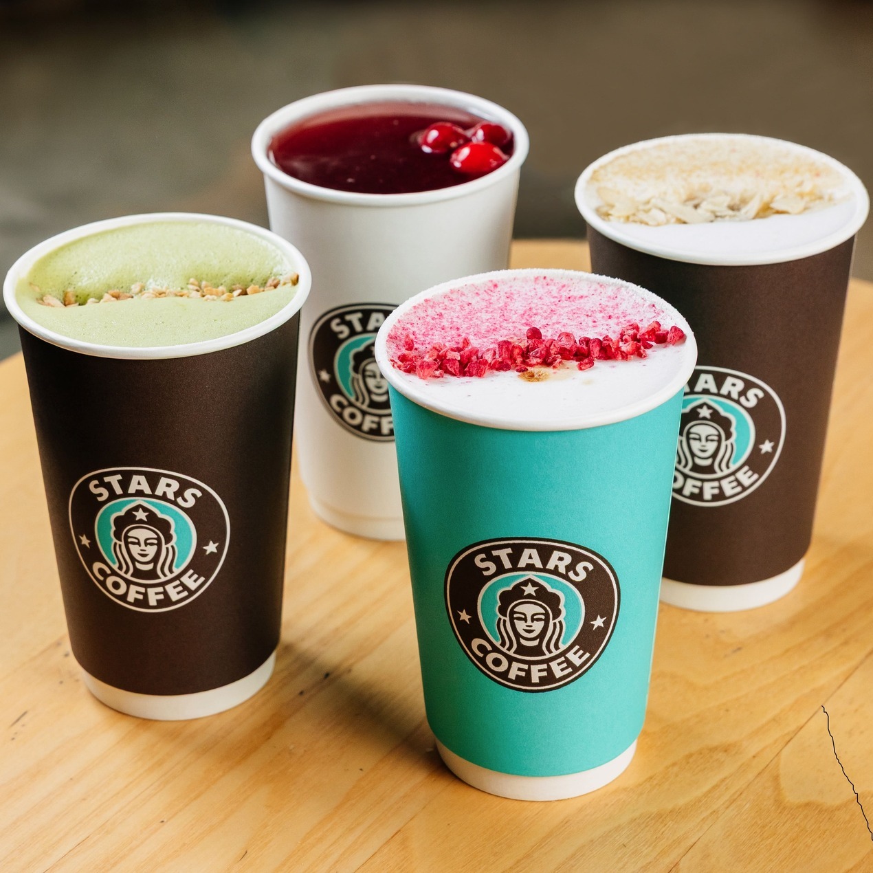 Весна на вкус: Stars Coffee запускает новое меню с ягодно-фруктовыми латте и чаями